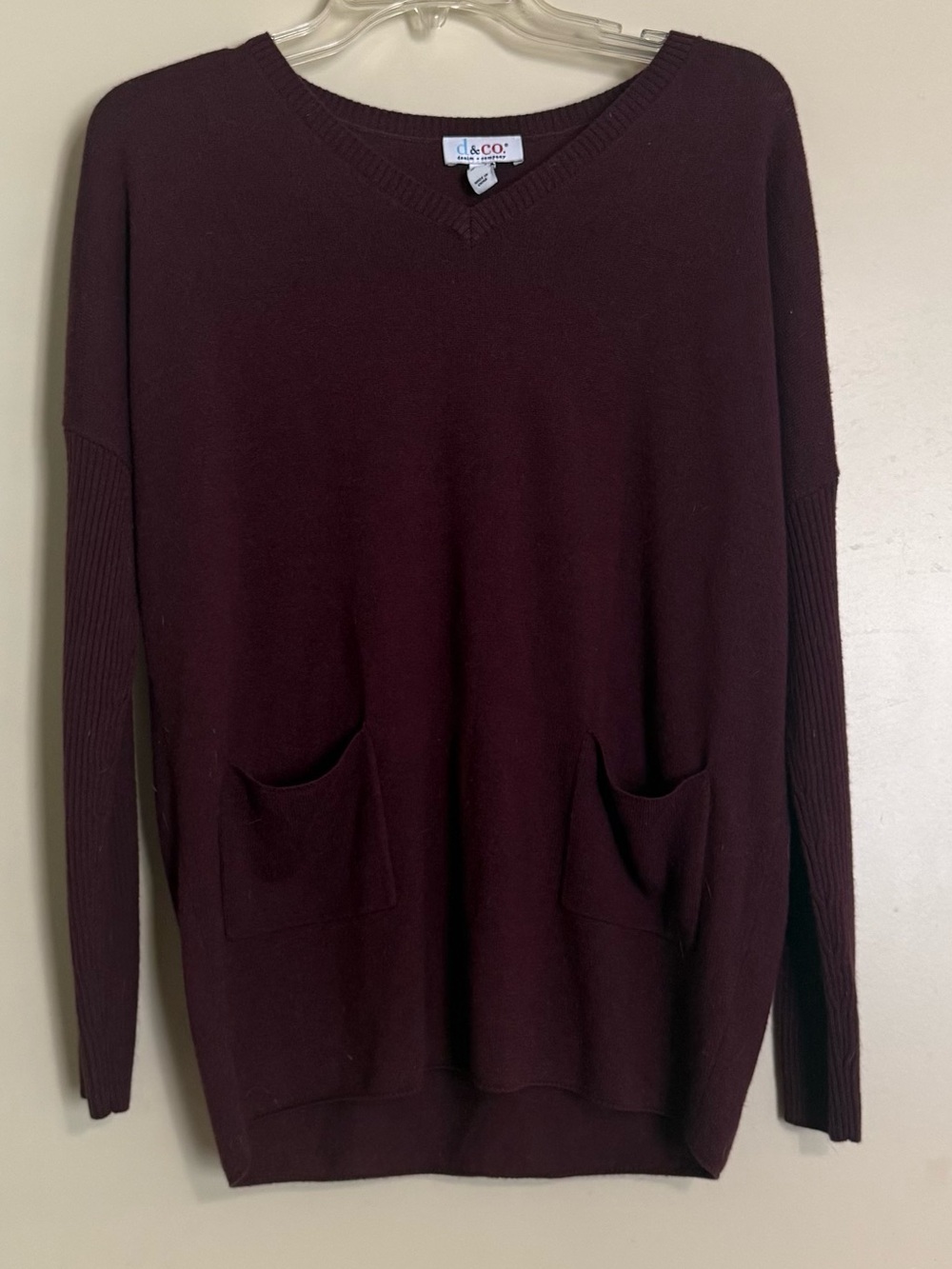 D&Co. Denim Company Burgundy Maroon Wine V-Neck Pocket Sweater - Womens XS